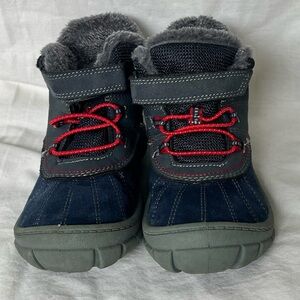 OshKosh B'gosh winter snow boots in blue and gray with red laces